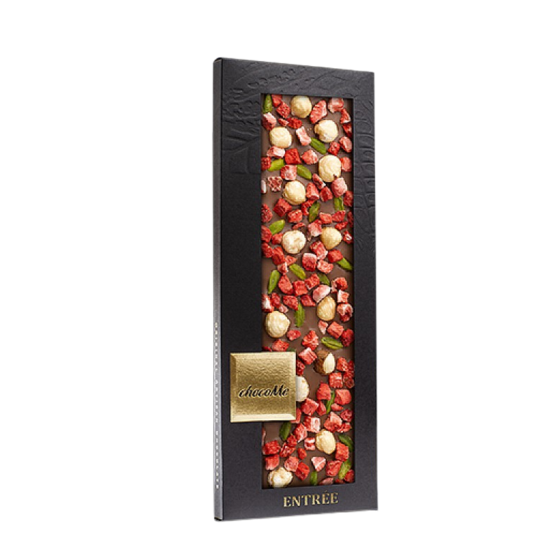 ChocoMe - 43% Tejcsokoládé, Piemonte-i mogyoró, Brontei pisztácia, liofilizált eper darabkák