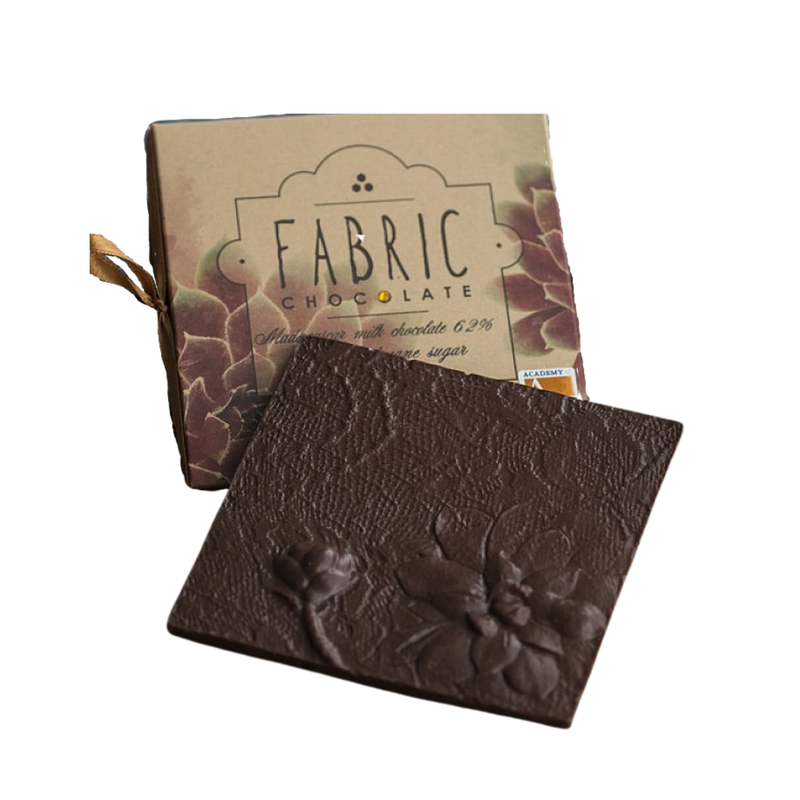 Fabric Chocolate - Bean to Bar Madagascar tejcsokoládé 62% füstölt nádcukorral
