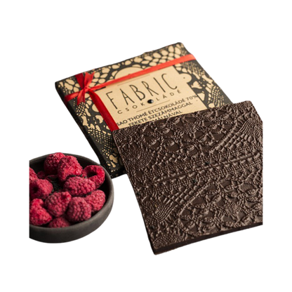 Fabric Chocolate - Ecuador-i 72 % étcsokoládé málnával és fekete szezámmaggal