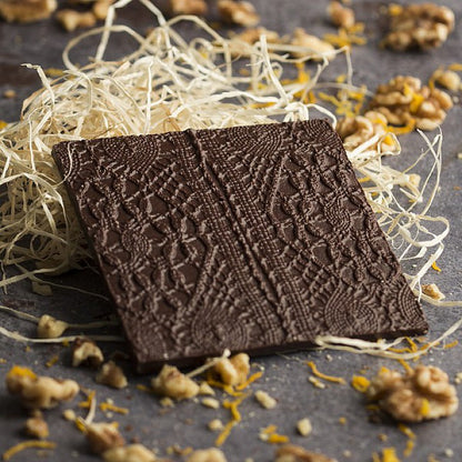 Fabric Chocolate - Madagaszkári étcsokoládé naranccsal és dióval