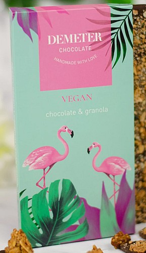 DemeterChocolate Flamingós trópusi étcsokoládé granolával (Vegán)